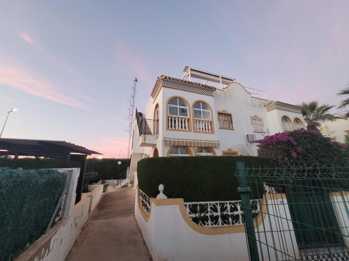 Villa Susana Torrevieja Exterior photo